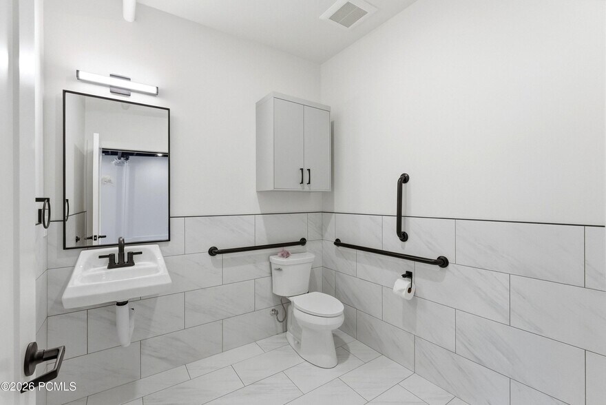 More Photos Of 4518 Forestdale Dr, Park City Office Residential For Lease