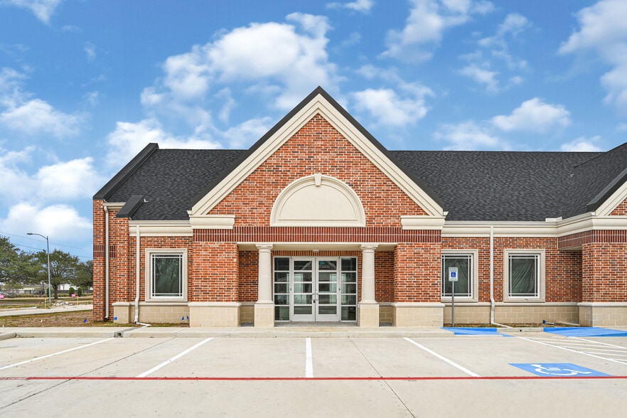 More Photos Of 7103 S Peek Rd, Richmond Medical For Lease