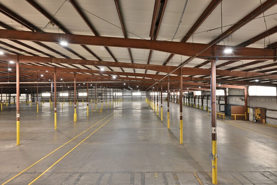 More Photos Of 2314 Wilkins Dr, Chillicothe Warehouse For Lease