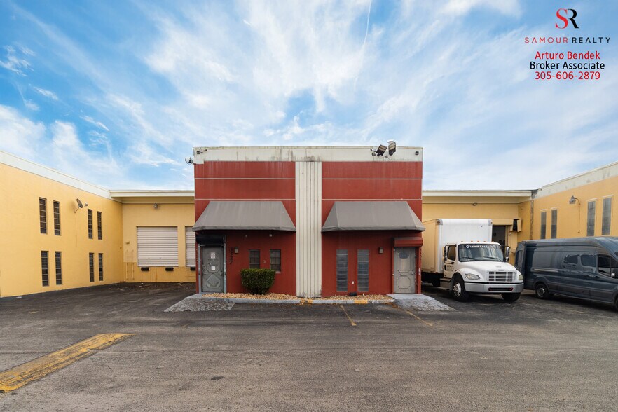 More Photos Of 3337 NW 74th Ave, Miami Warehouse For Sale