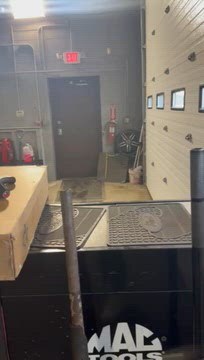 More Photos Of 840 Cumberland Hill Rd, Woonsocket Warehouse For Lease