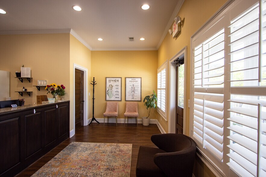 More Photos Of 137 Amicks Ferry Rd, Chapin Medical For Lease