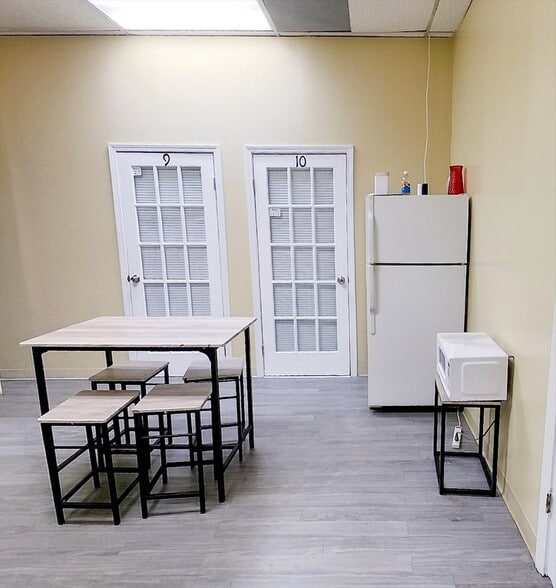 More Photos Of 5610 Old National Hwy, Atlanta Office For Sale