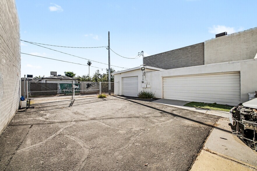 More Photos Of 1809 E Indian School Rd, Phoenix Storefront Retail Office For Lease