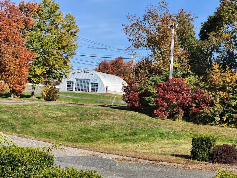 More Photos Of 696 Amity Rd, Bethany Unknown For Lease