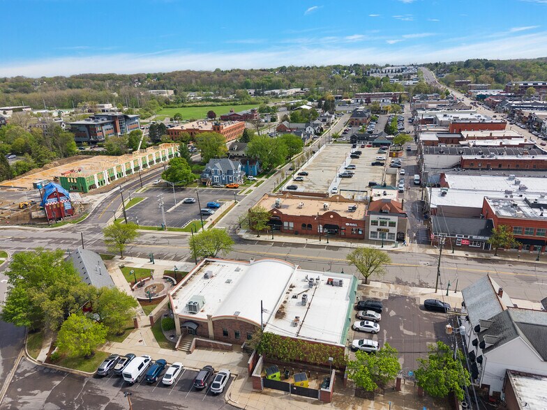 More Photos Of 150 E University Dr, Rochester Storefront Retail Office For Lease
