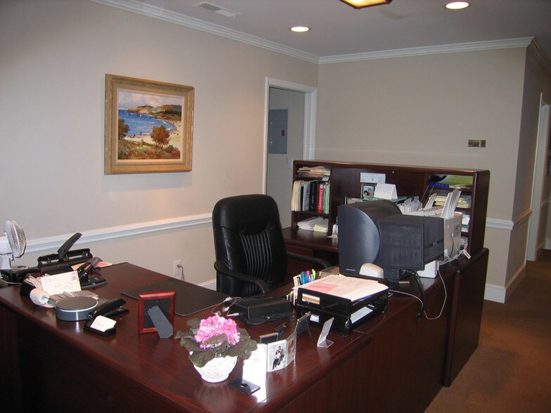 More Photos Of 216 N Mcdowell St, Charlotte Office For Sale