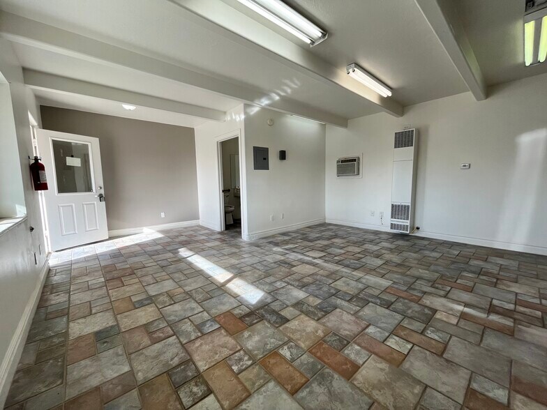 More Photos Of 1190 N Main St, Springville Unknown For Lease