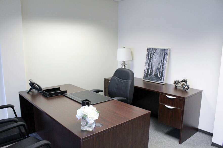 More Photos Of 200 E Big Beaver Rd, Troy Office For Lease