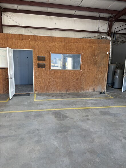 More Photos Of 4134 US 441, Lake City Light Manufacturing For Lease