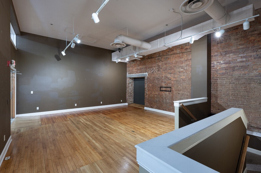 More Photos Of 1463 Market St, Chattanooga Storefront Retail Office For Lease