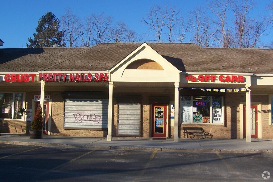 More Photos Of 1699 Middle Country Rd, Ridge Unknown For Lease