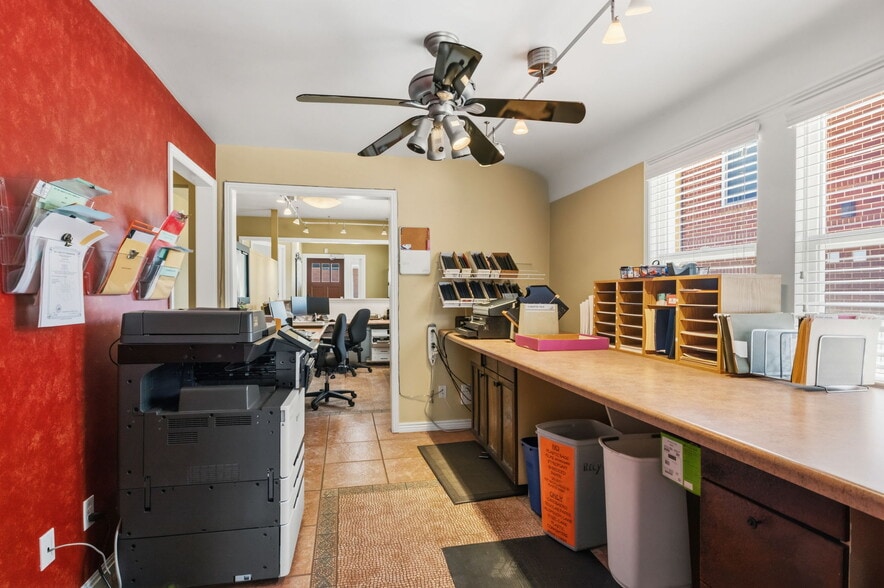More Photos Of 1872 S Main St, Salt Lake City Freestanding For Sale