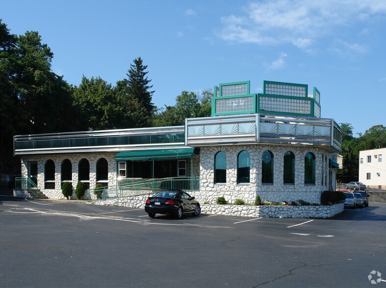 More Photos Of 1 Fort Hill Ave, Yonkers Restaurant For Sale