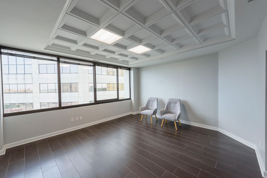 More Photos Of 600 Cleveland St, Clearwater Office For Lease