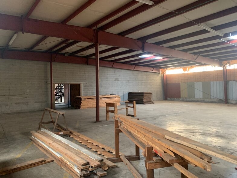 More Photos Of 2222 E Broadway St, North Little Rock Manufacturing For Lease