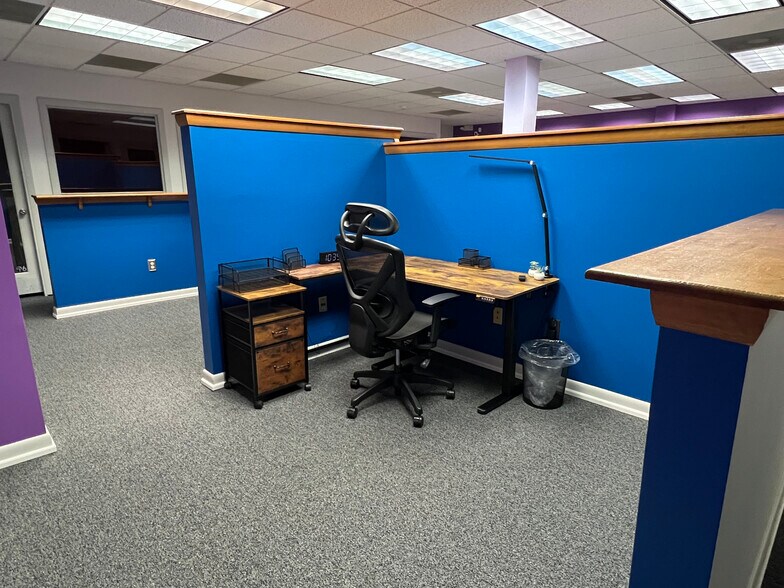 More Photos Of 109 Valley St, Willimantic Flex For Sale