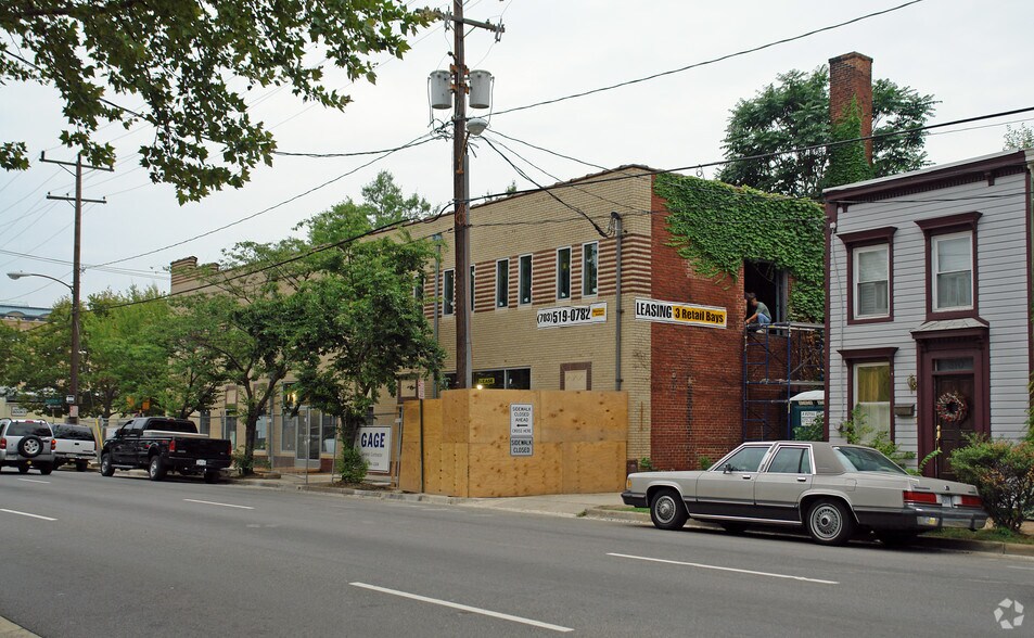 More Photos Of 300 N Henry St, Alexandria Storefront For Lease