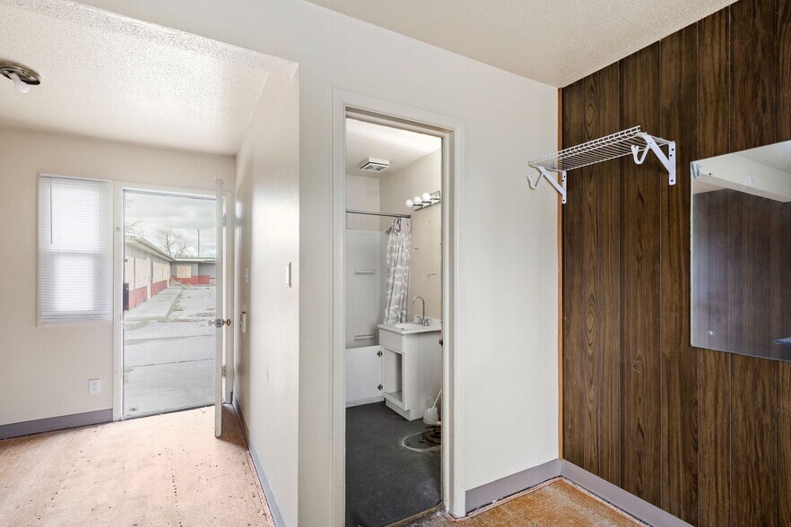 More Photos Of 1521 1st Ave NW, Great Falls Hotel For Sale