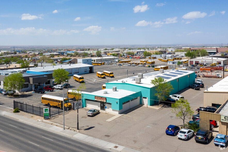 More Photos Of 2437 Menaul Blvd NE, Albuquerque Freestanding For Sale