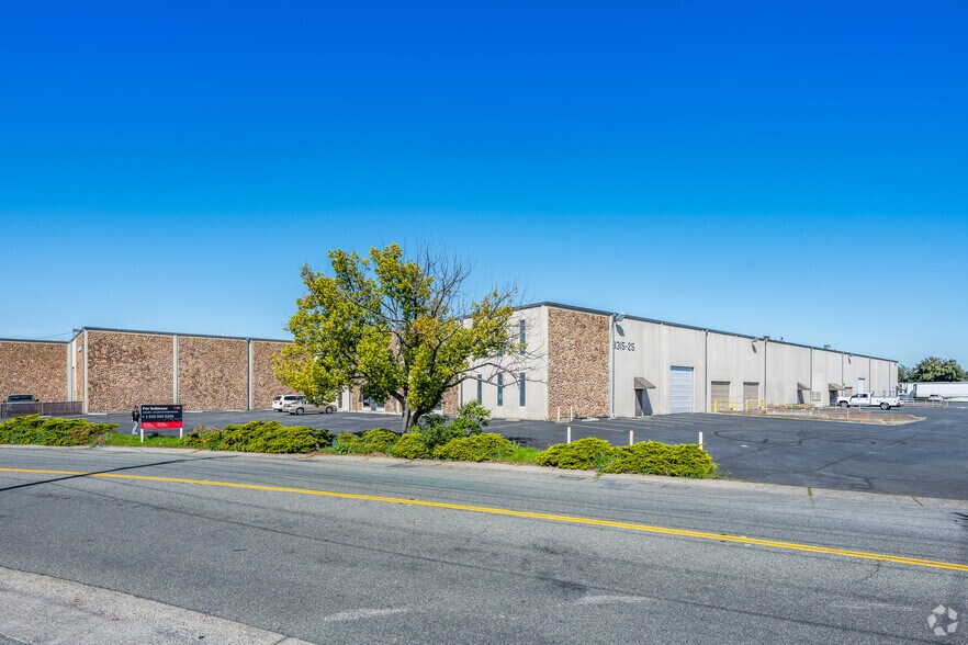 Primary Photo Of 3301-3325 Orange Grove Ave, North Hghlds, North Highlands Warehouse For Lease