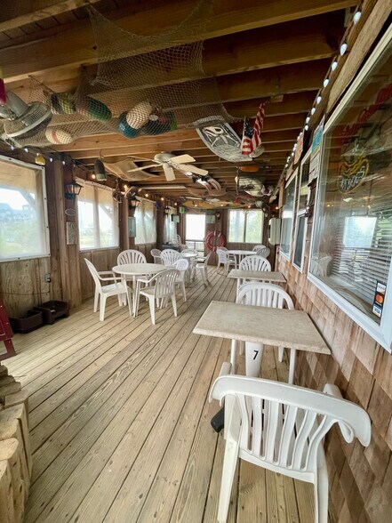 More Photos Of 25202 Island Pines Dr, Waves Restaurant For Sale