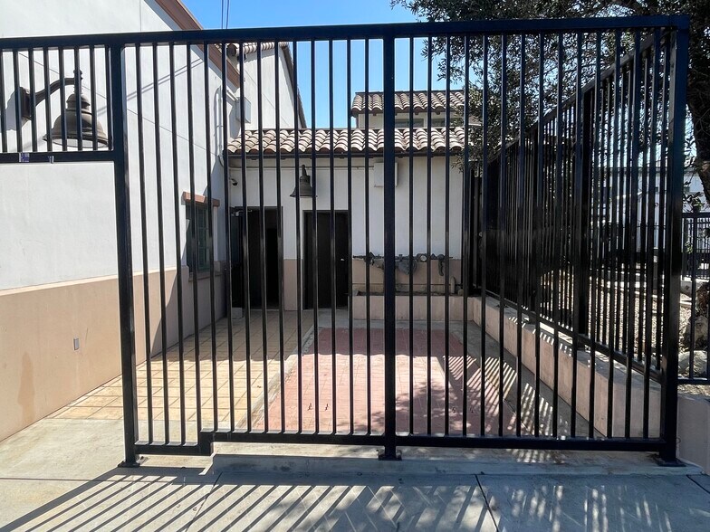 More Photos Of 125 S 10th St, Santa Paula Restaurant For Lease