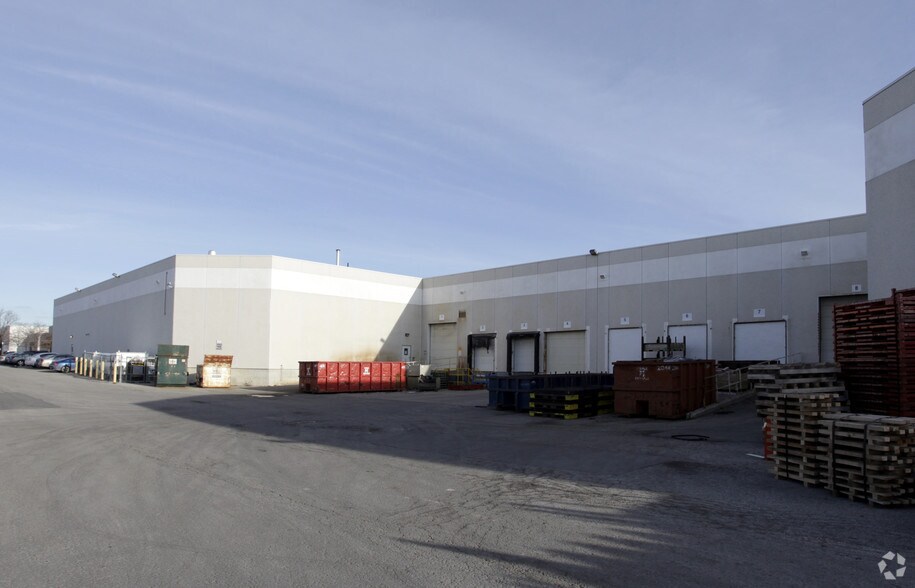 More Photos Of 55 Confederation Pky, Concord Warehouse For Lease