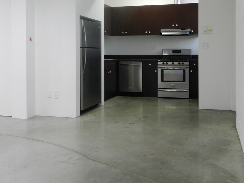 More Photos Of 1311 Broadway, Santa Monica Office For Lease