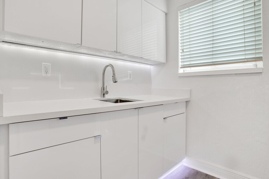 More Photos Of 7315-7325 Carlyle Ave, Miami Beach Apartments For Sale