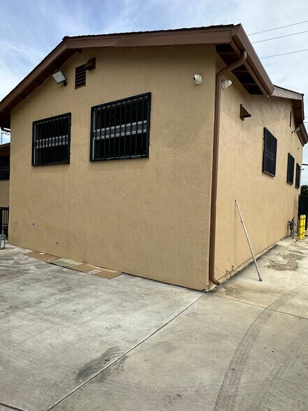 More Photos Of 1721 E Mariposa Rd, Stockton Freestanding For Sale
