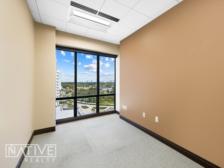 More Photos Of 1909 Tyler St, Hollywood Office For Lease