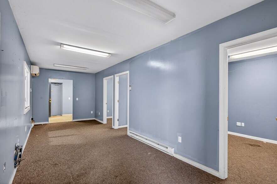 More Photos Of 841 Route 32, North Franklin Light Distribution For Lease