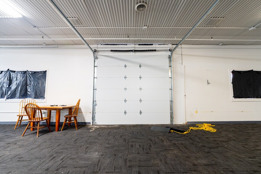 More Photos Of 21 1/2 W Main St, South Vienna Post Office For Sale