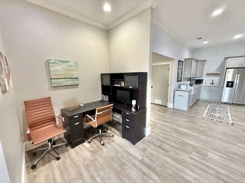 More Photos Of 204 Griffin Park Dr, Birmingham Office For Sale