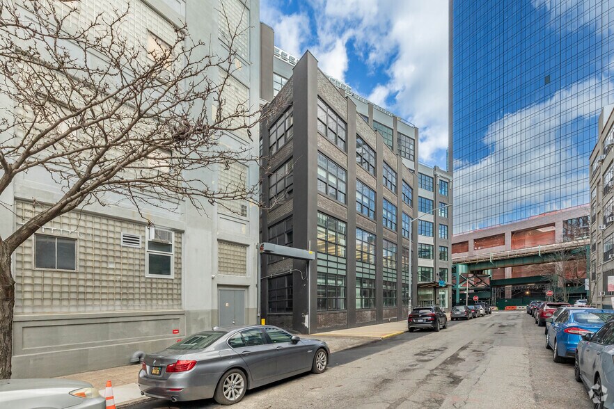 More Photos Of 43-10 23rd St, Long Island City Office For Lease