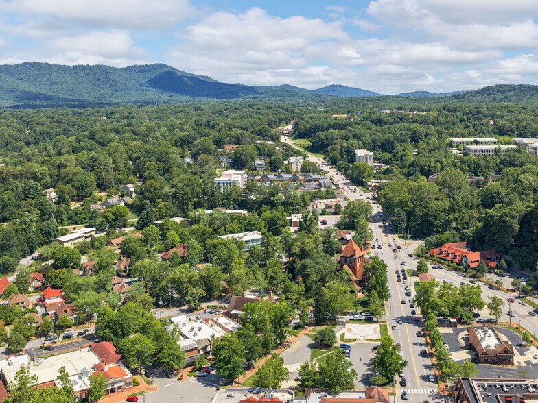 More Photos Of 1 Kitchin Pl, Asheville Storefront For Lease