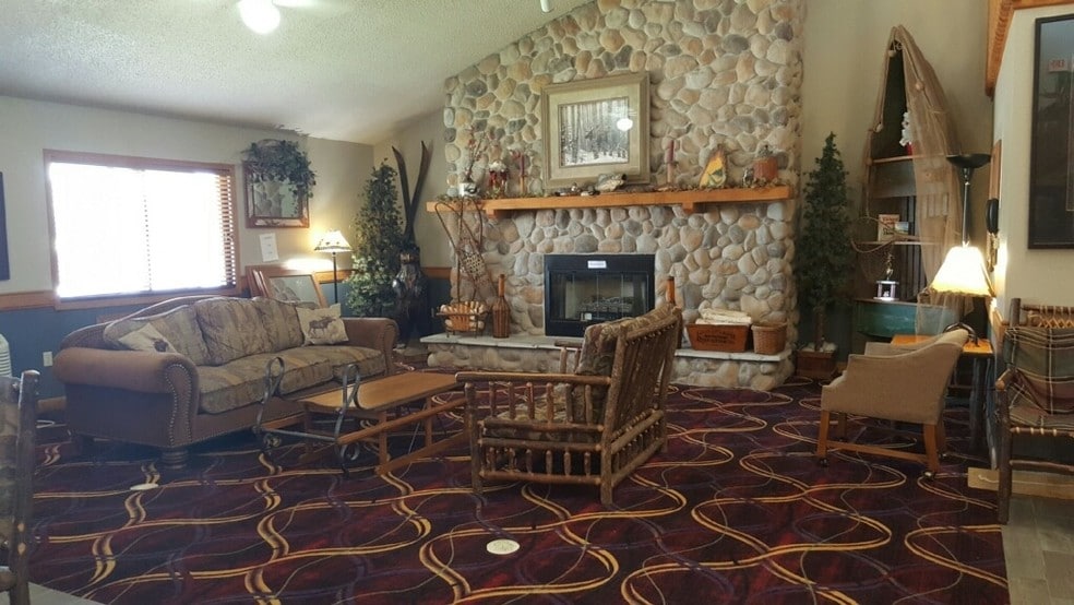 More Photos Of 628 S Gear Ave, West Burlington Hotel For Sale
