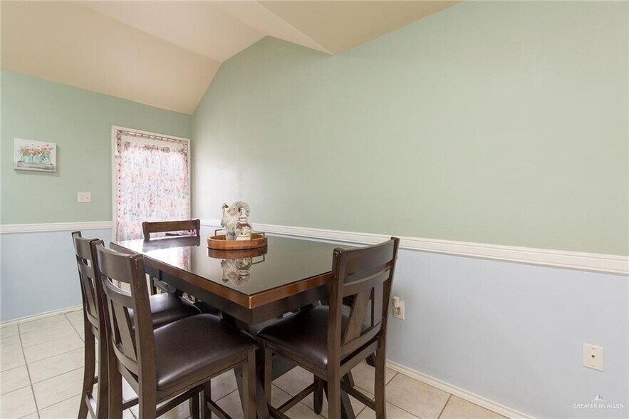 More Photos Of 1502 Diamond Ave, Penitas Apartments For Sale