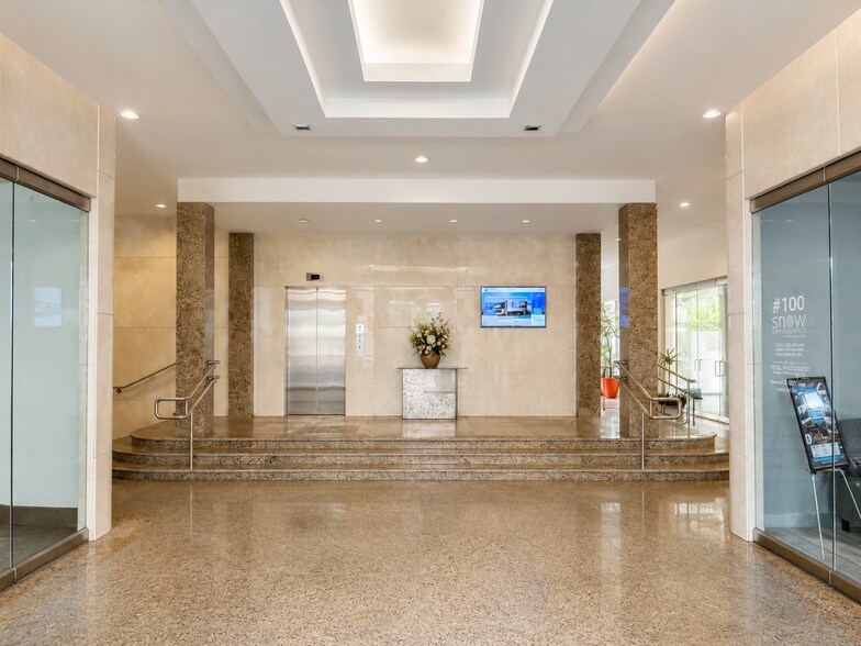More Photos Of 15840 Ventura Blvd, Encino Office For Lease