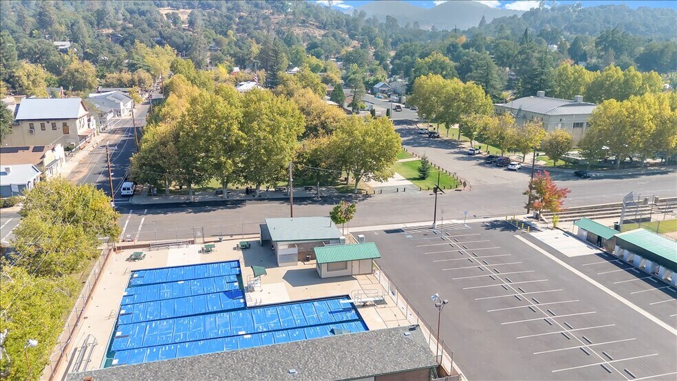 More Photos Of 18387 Chestnut Ave, Tuolumne Restaurant For Sale