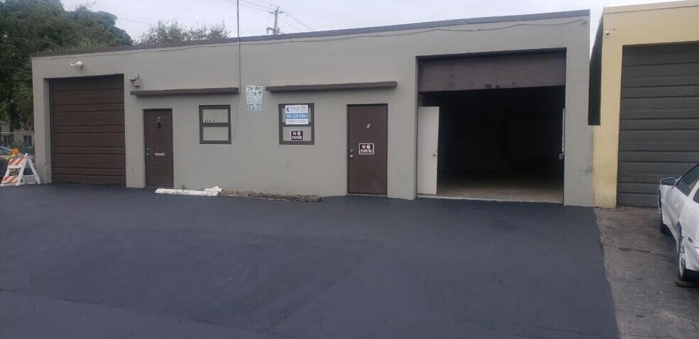 More Photos Of 650 NE 34th St, Pompano Beach Warehouse For Sale