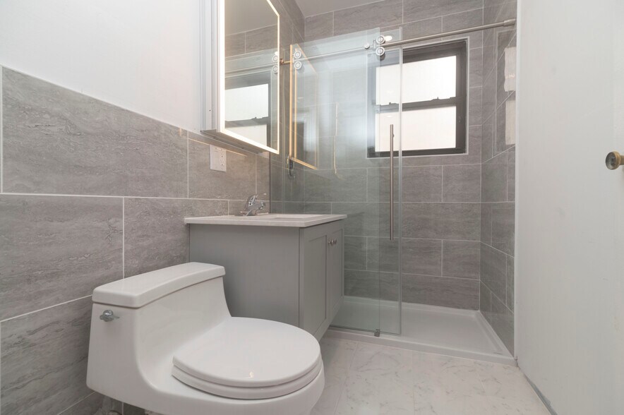 More Photos Of 4320 Hamilton Pl, Flushing Apartments For Sale
