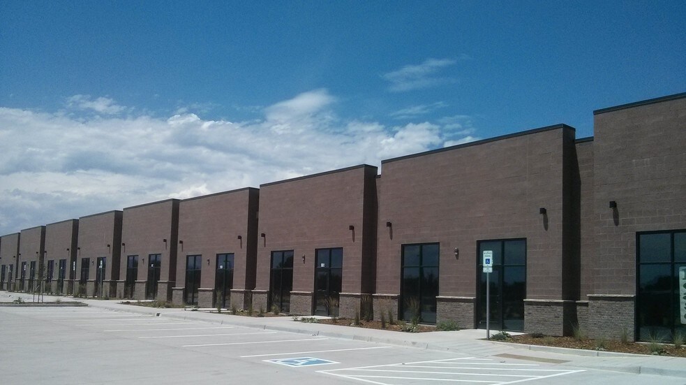 More Photos Of 943-965 E 11th St, Loveland Warehouse For Lease