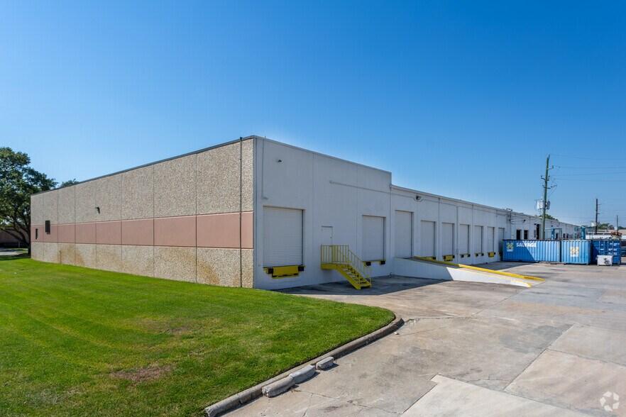 More Photos Of 15402 Vantage Pky E, Houston Unknown For Lease