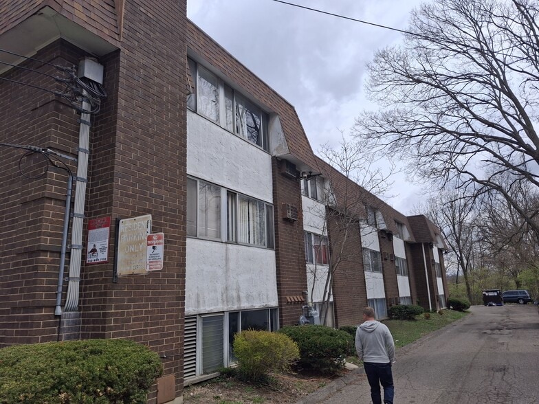 More Photos Of , Cincinnati Multifamily For Sale