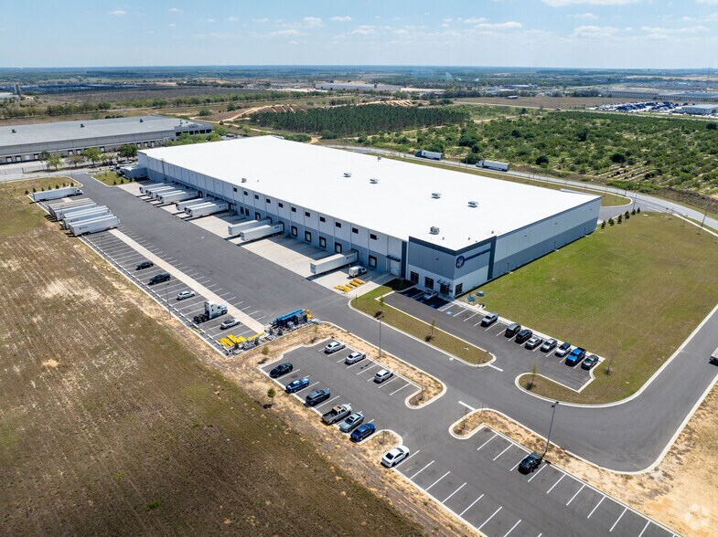More Photos Of 205 Depot Way, Haines City Warehouse For Lease