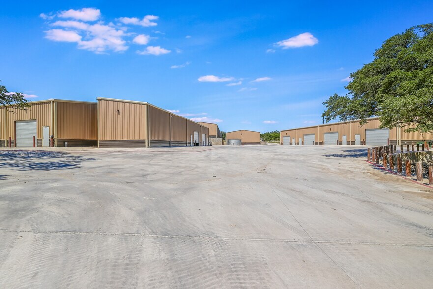 More Photos Of 38 Rust Ln, Boerne Warehouse For Lease