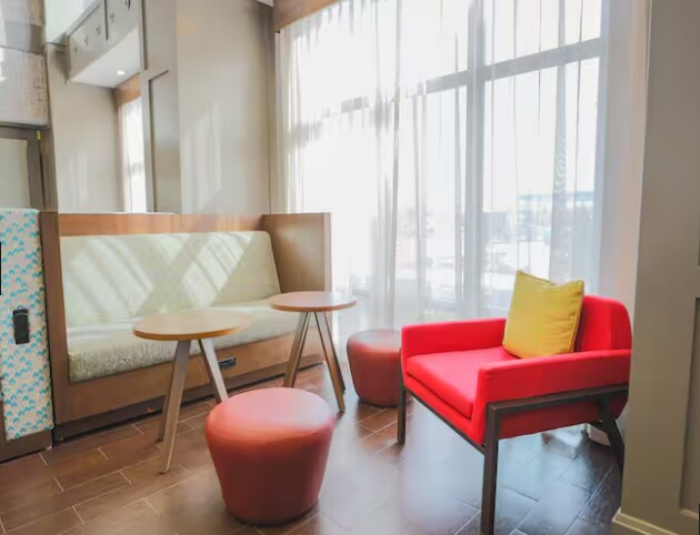 More Photos Of 4617 7th St, Bay City Hotel For Sale