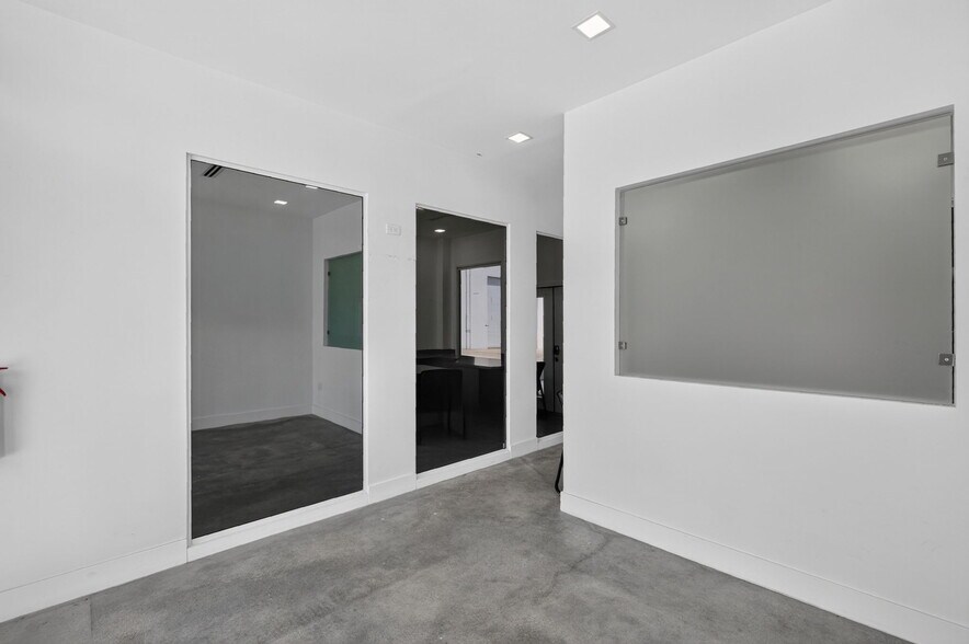 More Photos Of 4029 NW 25th St, Miami Warehouse For Lease